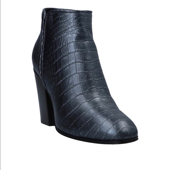 Giuseppe Zannoti Ankle Boot - Picture 2 of 8